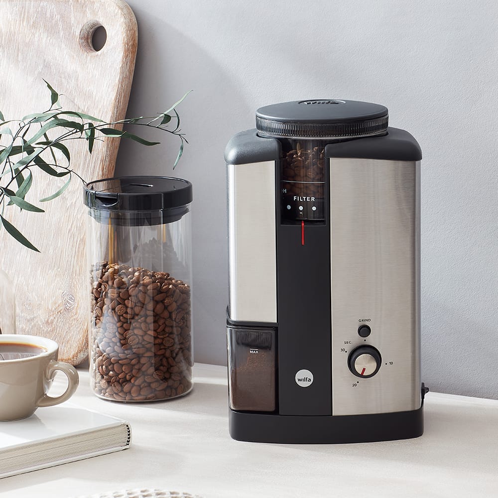 Wilfa Svart Coffee Grinder (Silver) + Hario Drip Kettle Air