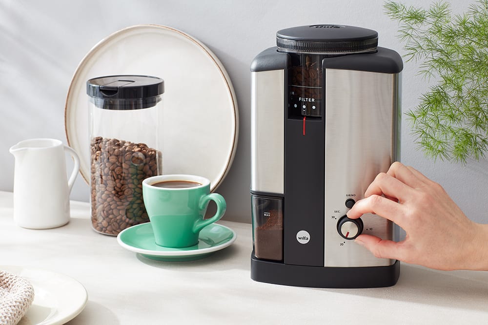 Wilfa Svart Coffee Grinder (Silver) + Hario Drip Kettle Air